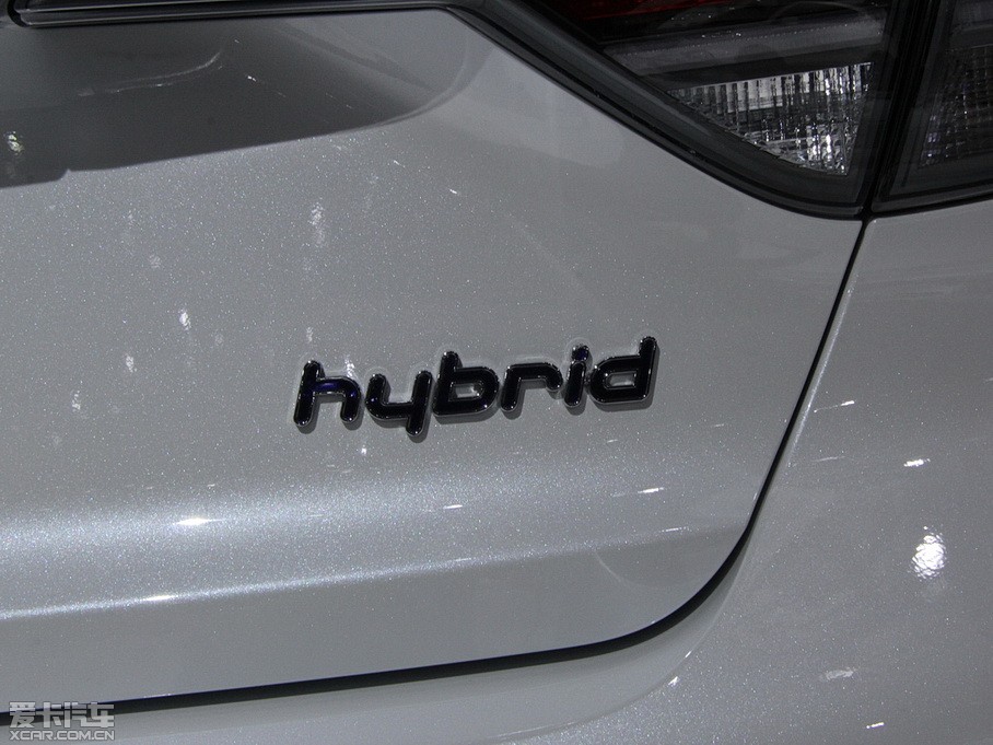 2015{Hybrid(M) Hybrid