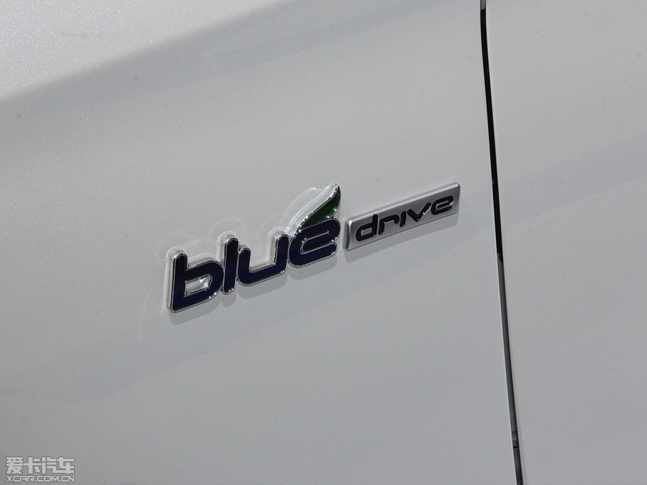 2015{Hybrid(M) Hybrid