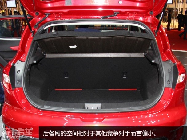 2015上海車展江淮瑞風(fēng)S2