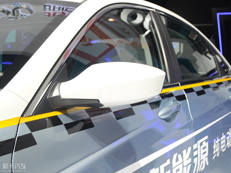 2015EUQ 늄(dng)܇