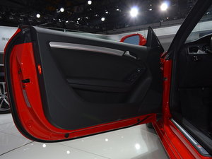 2016��?yu��n)W��A5 Cabriolet �Ϻ�܇չ