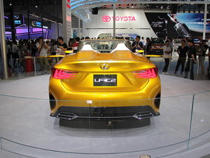 2015���׿��_˹LF-C2 �Ϻ�܇չ