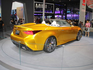 2015���׿��_˹LF-C2 �Ϻ�܇չ