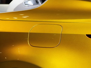 2015���׿��_˹LF-C2 �Ϻ�܇չ