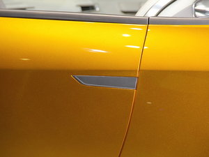 2015���׿��_˹LF-C2 �Ϻ�܇չ