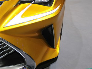 2015���׿��_˹LF-C2 �Ϻ�܇չ