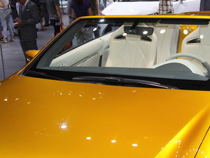 2015���׿��_˹LF-C2 �Ϻ�܇չ