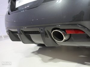 2009款6.0L 自动敞篷 排气管