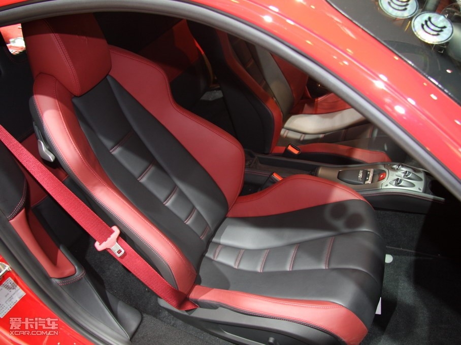 2010458 4.5L Italia