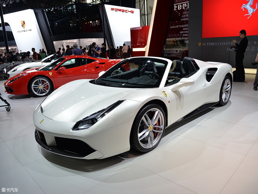 法拉利2016款法拉利488
