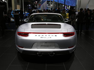 911