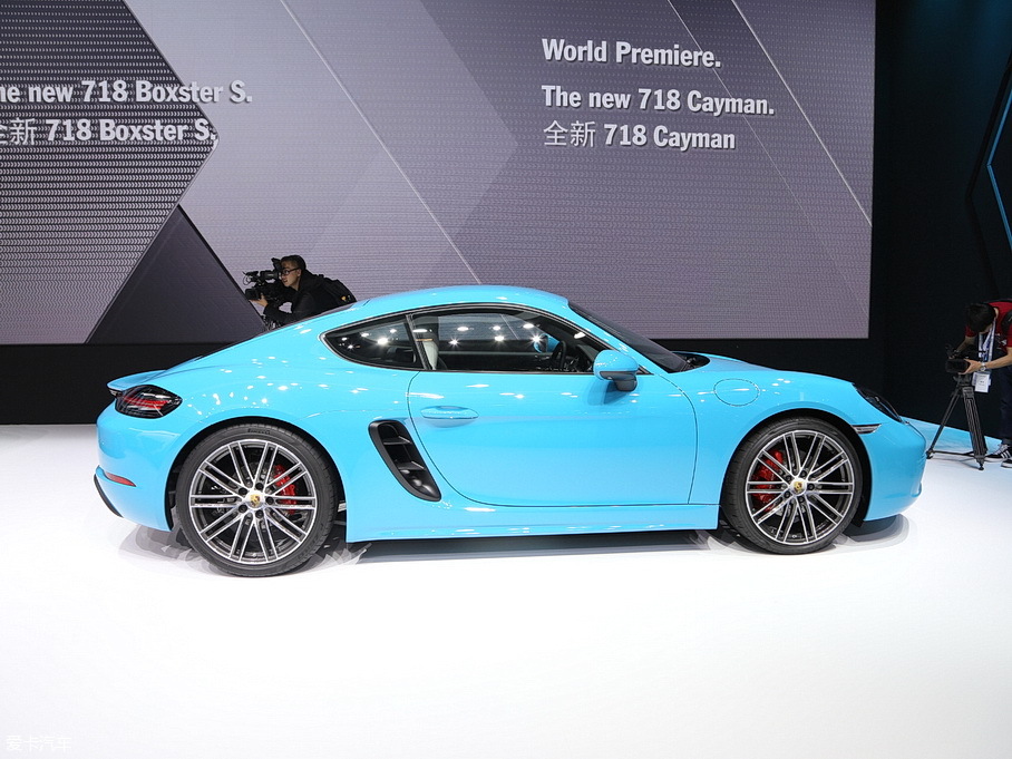 2016Cayman 