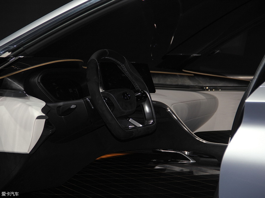 2016QX Sport Inspiration 