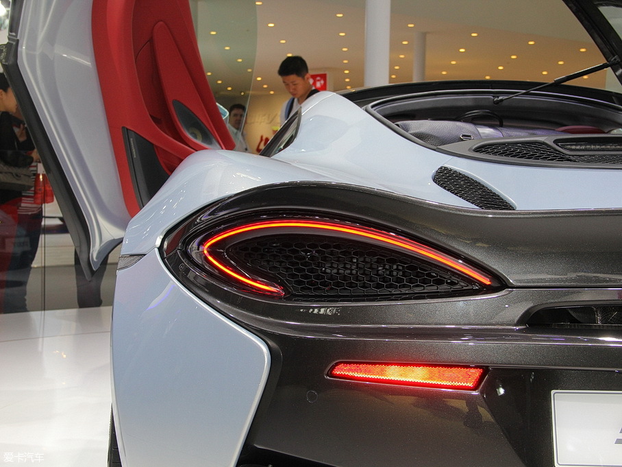 2016���~�P��570GT 