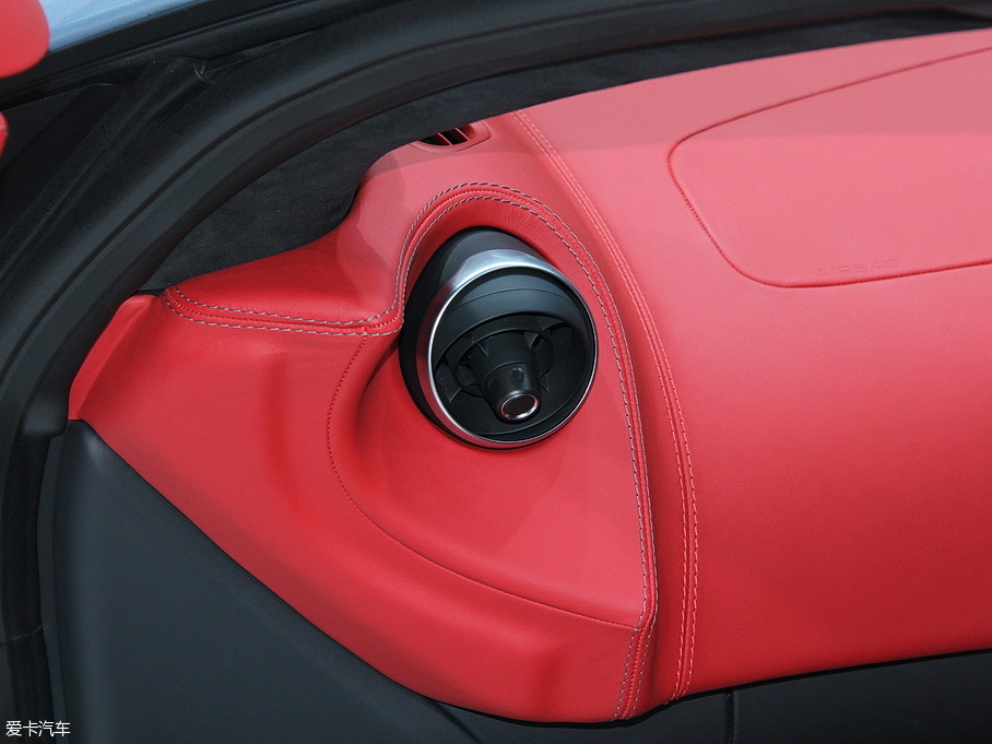 2016���~�P��570GT 