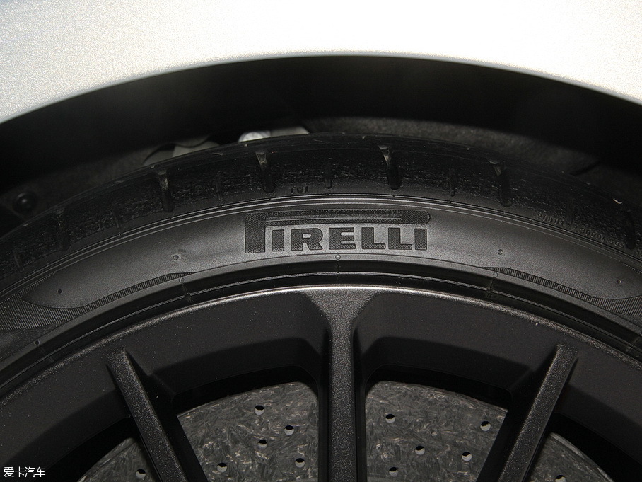 2016���~�P��570GT 