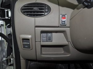 2016ͨMAXUS V80 Ϻ܇չ