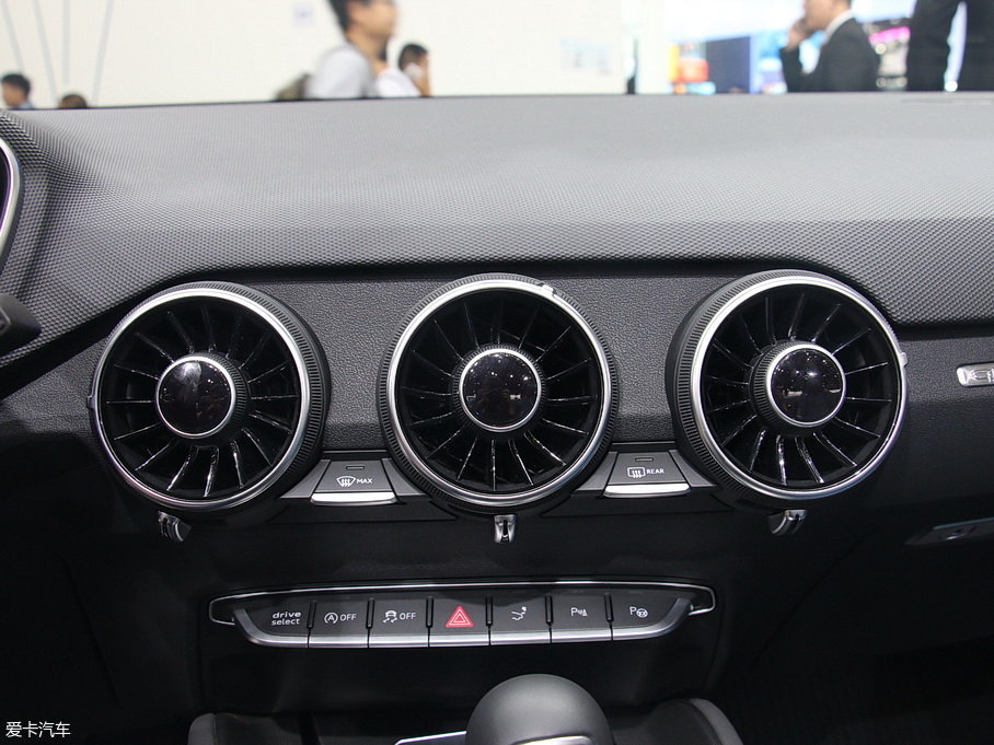 2016?yun)WTTS Roadster 