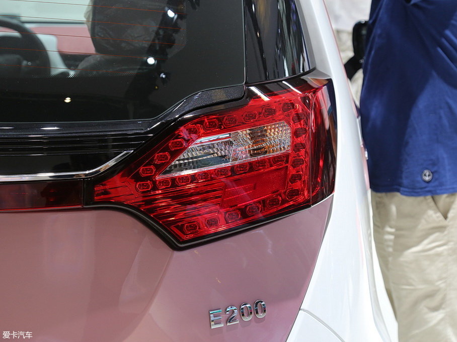眾泰汽車2016款眾泰E200