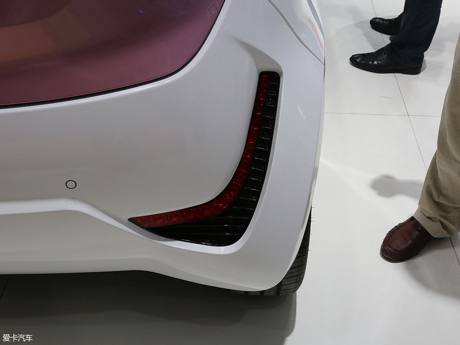 眾泰汽車2016款眾泰E200