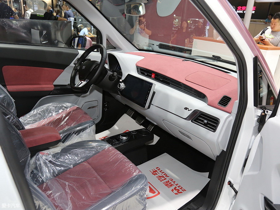 眾泰汽車2016款眾泰E200