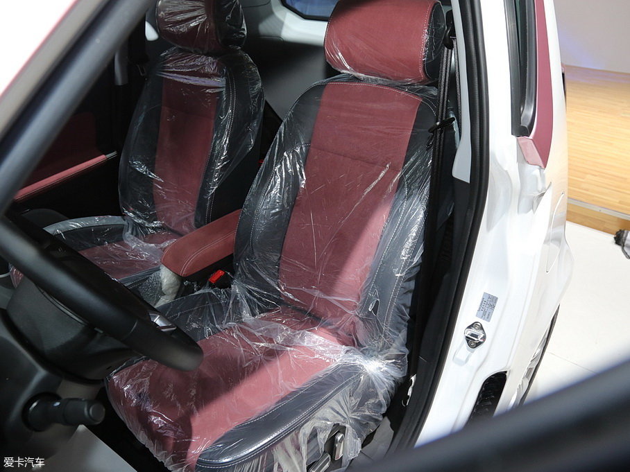 眾泰汽車2016款眾泰E200