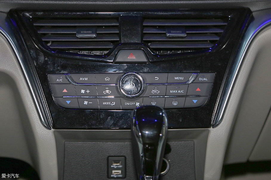 啟辰T902016成都車展靜評