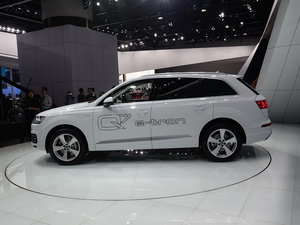 µQ7 e-tron