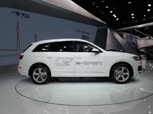 µQ7 e-tron