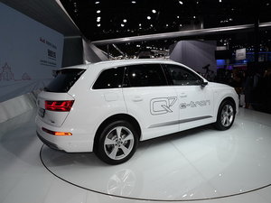 µQ7 e-tron