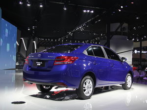 YARiS L 