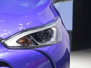 YARiS L 