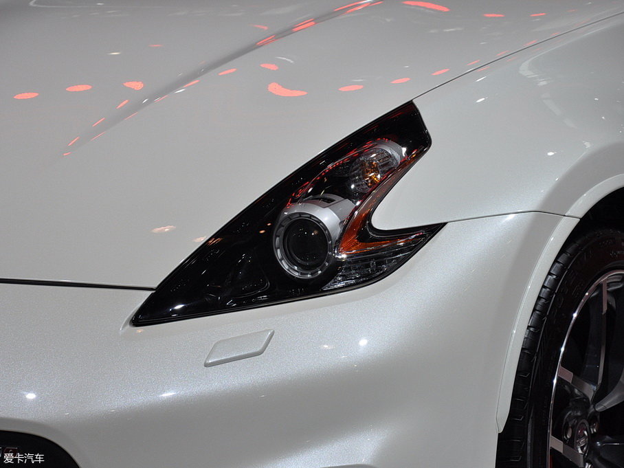 2015ծa370Z 