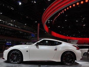 ղ370Z