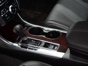 2015��֎��TLX(�M��) �Ϻ�܇չ