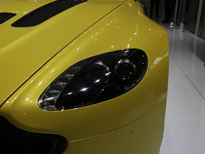 V12 Vantage