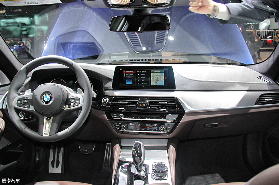 新一代BMW5系