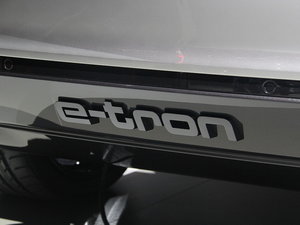 2011e-tron Concept Ϻչ