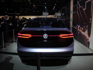 2017���I.D.Crozz �Ϻ�܇չ