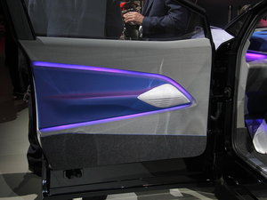 2017���I.D.Crozz �Ϻ�܇չ