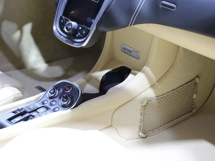 2017���~�P��570GT 