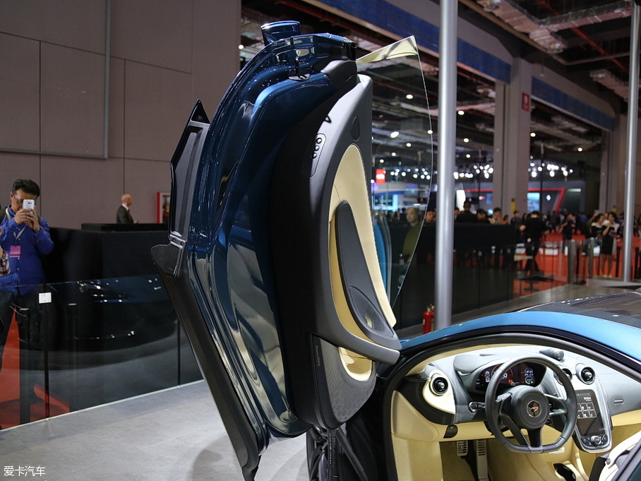 2017���~�P��570GT 