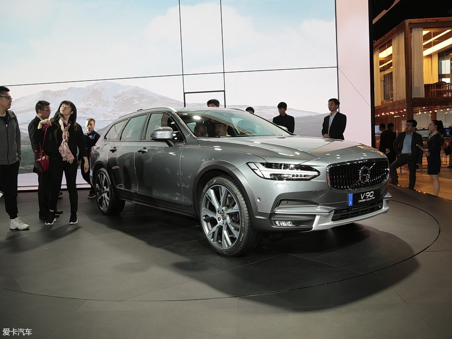 2017֠ V90 