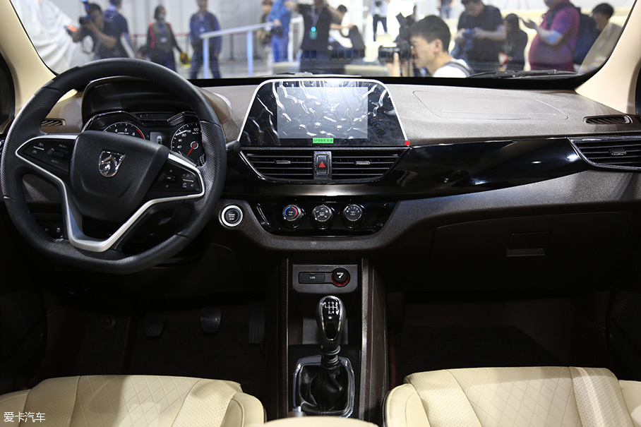 2017上海車(chē)展；靜評(píng)；實(shí)拍；寶駿310WAGON