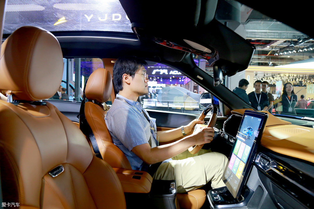 2017上海車展 奇點iS6靜態評測