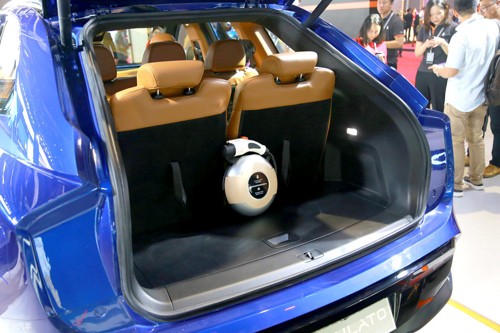 2017上海車展 奇點iS6靜態評測