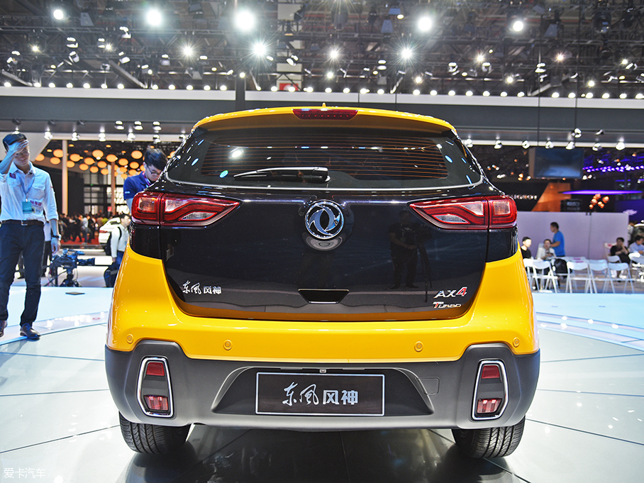 2017上海車展 全新東風風神AX4靜態評測