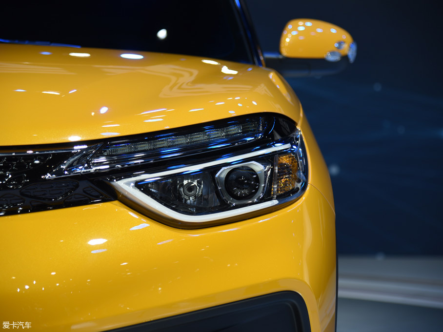 2017上海車展 全新東風風神AX4靜態評測