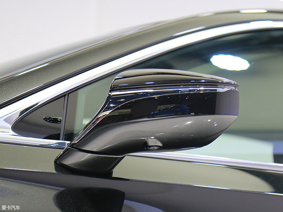 雷克薩斯LS500h靜評