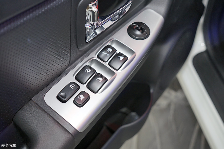 2017成都車展；靜評；實拍；東風悅達起亞；華騏；華騏